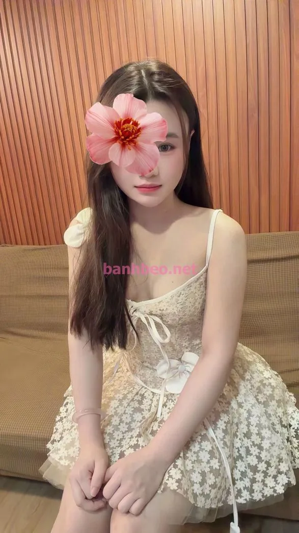 Gái gọi Tiểu Tây: Bé xinh xắn, đáng yêu và dễ thương hết nấc! ⭐ - Quận Tân Phú