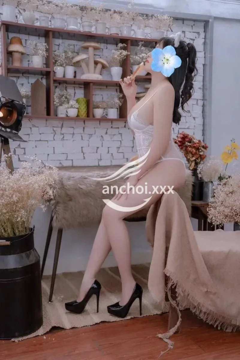 Ảnh 17 - HỒNG TRANG EM GÁI CAO RÁO VÚ TO XINH XẮN VUI VẺ