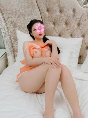 ❤️ Quỳnh An ❤️ Mặt Xinh Da Trắng Chiều Ae Hơn Gấu Ở Nhà