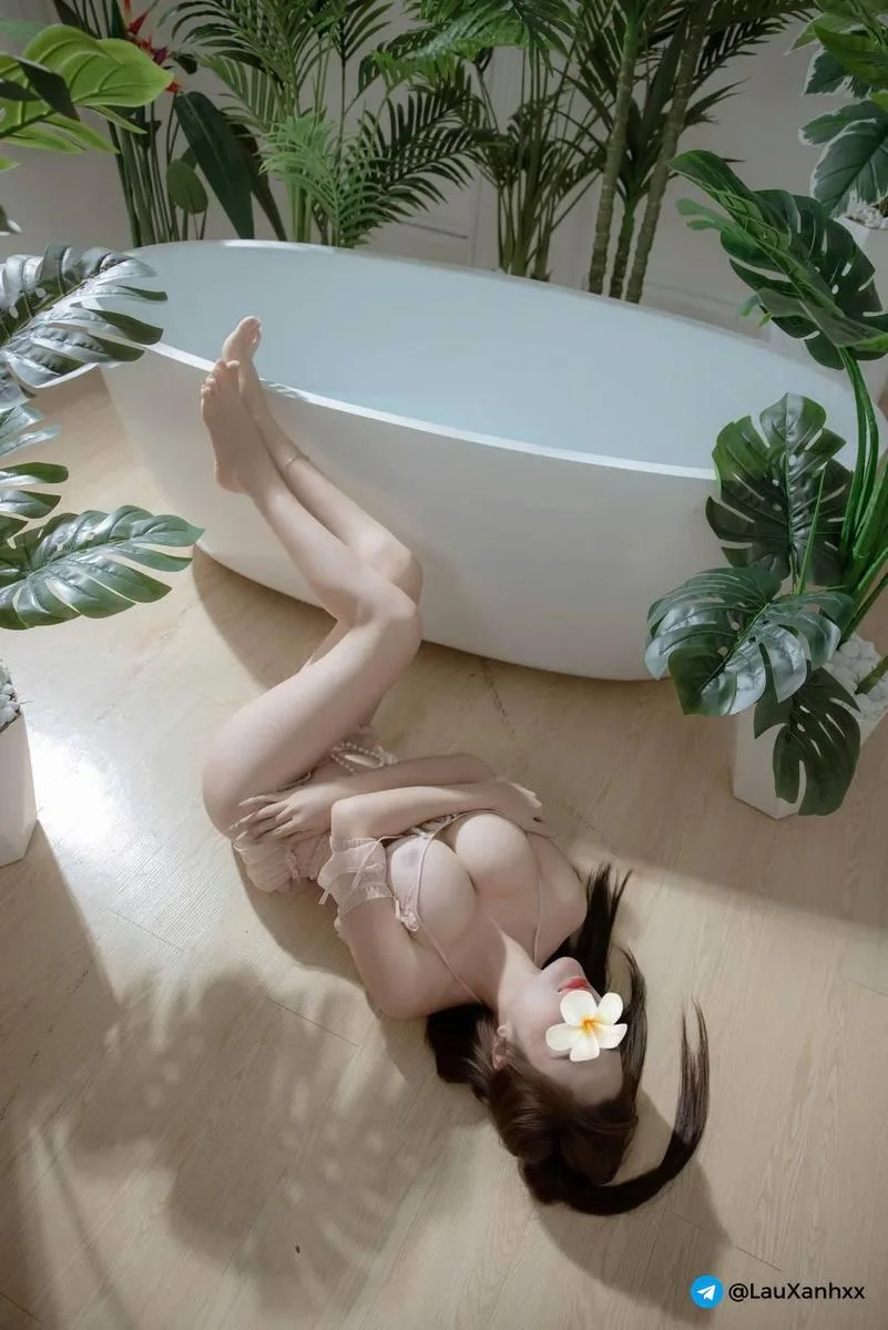 Ảnh 4 - Siêu Mẫu Quỳnh Anh - Mới Toanh Lần Đầu Làm Web, Điện Nước Tràn Trề