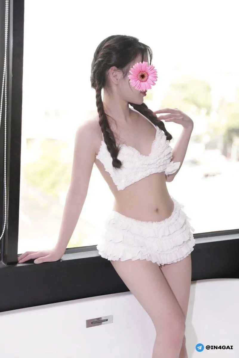 Ảnh 4 - QUỲNH ANH 🌸🌸 BÉ TEEN 2K6 - Cỏ non xanh thơm ngát
