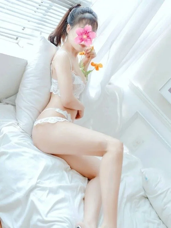 Ảnh 2 - HOÀI AN - EO THON MÔNG TO - CHIỀU CHUỘNG NHƯ NGƯỜI YÊU