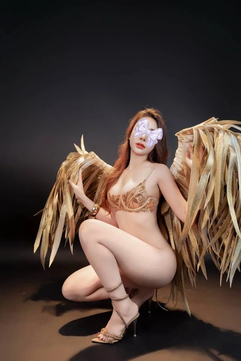 Ảnh 8 - Khánh Ngọc Hotgirl Chân Dài Da Trắng