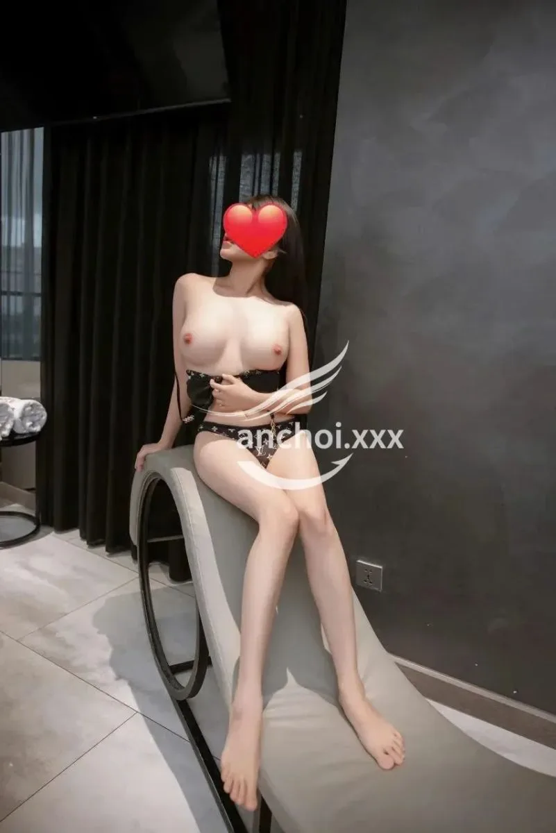 Ảnh 19 - GÁI XINH BÉ SAM_ KHUÔN MẶT ẤN TƯỢNG_DA TRẮNG CHÂN DÀI_LÀM TÌNH MAX PHÊ