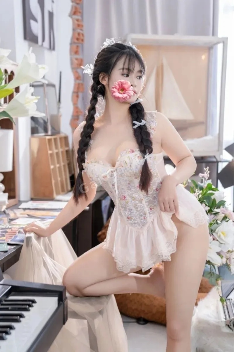 Ảnh 6 - ❤️HOT CLIP SEX❤️ BÉ HỒNG 2K2 VẺ ĐẸP TRONG SÁNG LẦN ĐẦU ĐI LÀM CỰC CHIỀU KHÁCH