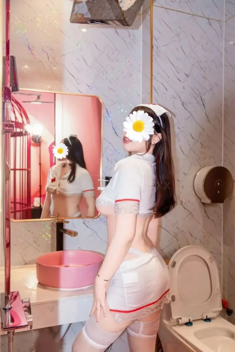 Ảnh 6 - Mẫn Nhi🌹vú to chiều khách tới nóc