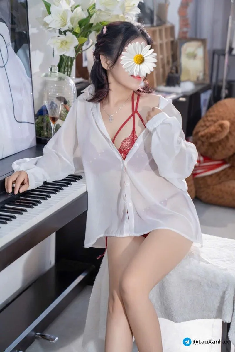 Ảnh 3 - BÍCH NGỌC- EM HÀNG CHUYÊN CƠ CỰC DÂM CHIỂU HẾT MÌNH