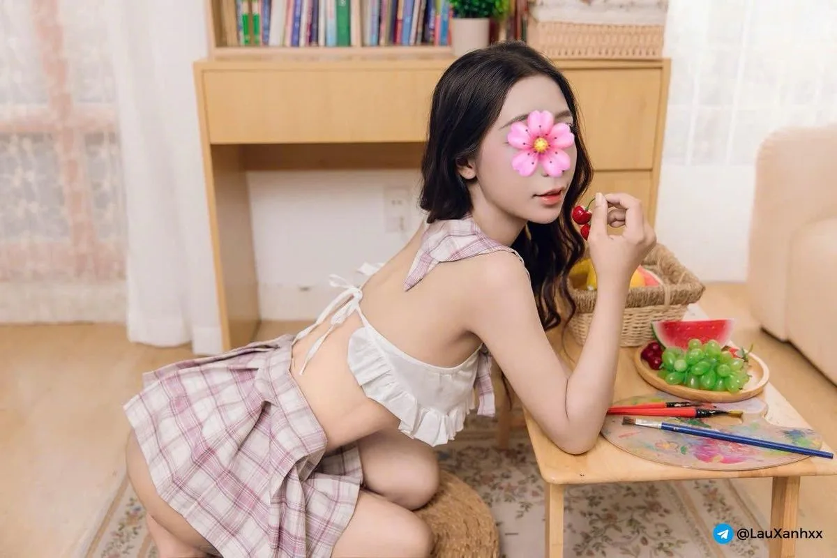 Ảnh 4 - TƯỜNG VI - MẶT XINH DÂM - BODY KHÉT NẸT